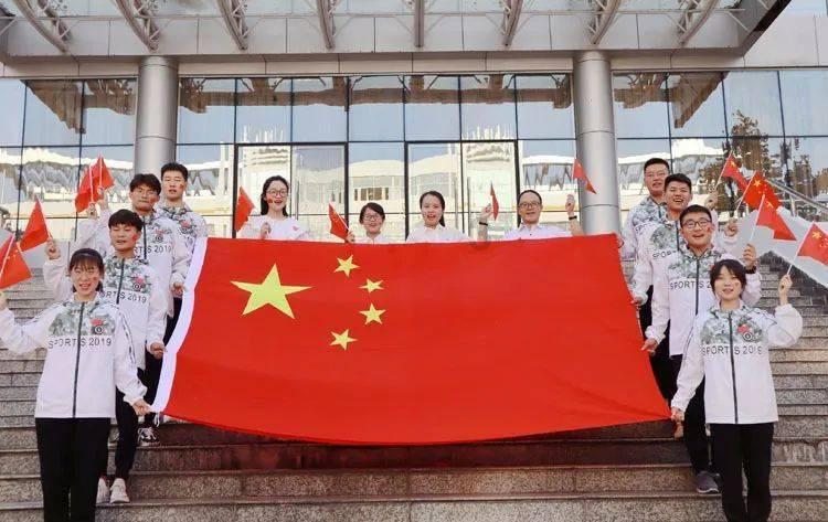 俄耳甫斯的外貌特点？游戏画面